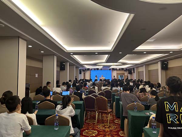 Ա����ѵ,���밢��Ͱ͹���վChatGPT����ó��ҵ�����Ӧ��